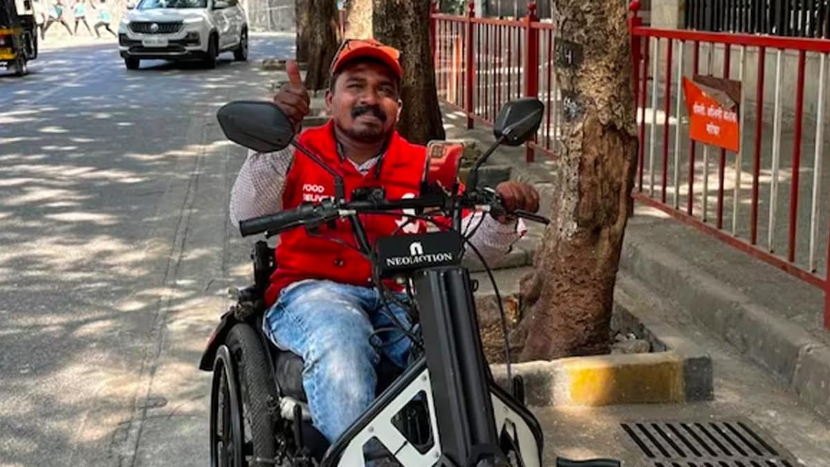 "Fascinating!" Zomato Delivery Agent In Wheelchair Goes Viral. CEO Deepinder Goyal Shares Photo