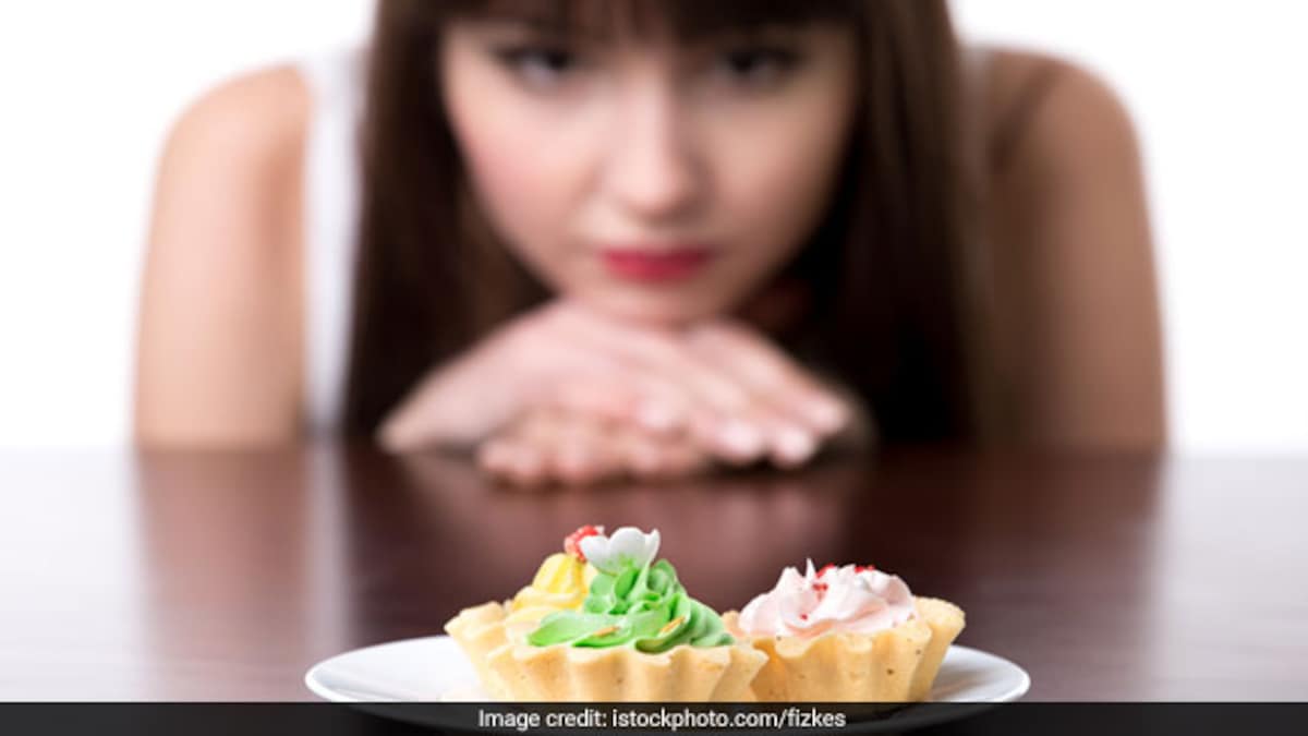 4 Fool-Proof Hacks To Fight Midnight Cravings - Celeb Nutritionist Simrun Chopra Reveals