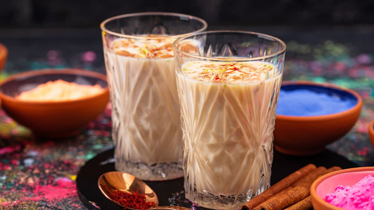 5 Easy Tips For Making Perfectly Creamy Thandai For Your Holi Party