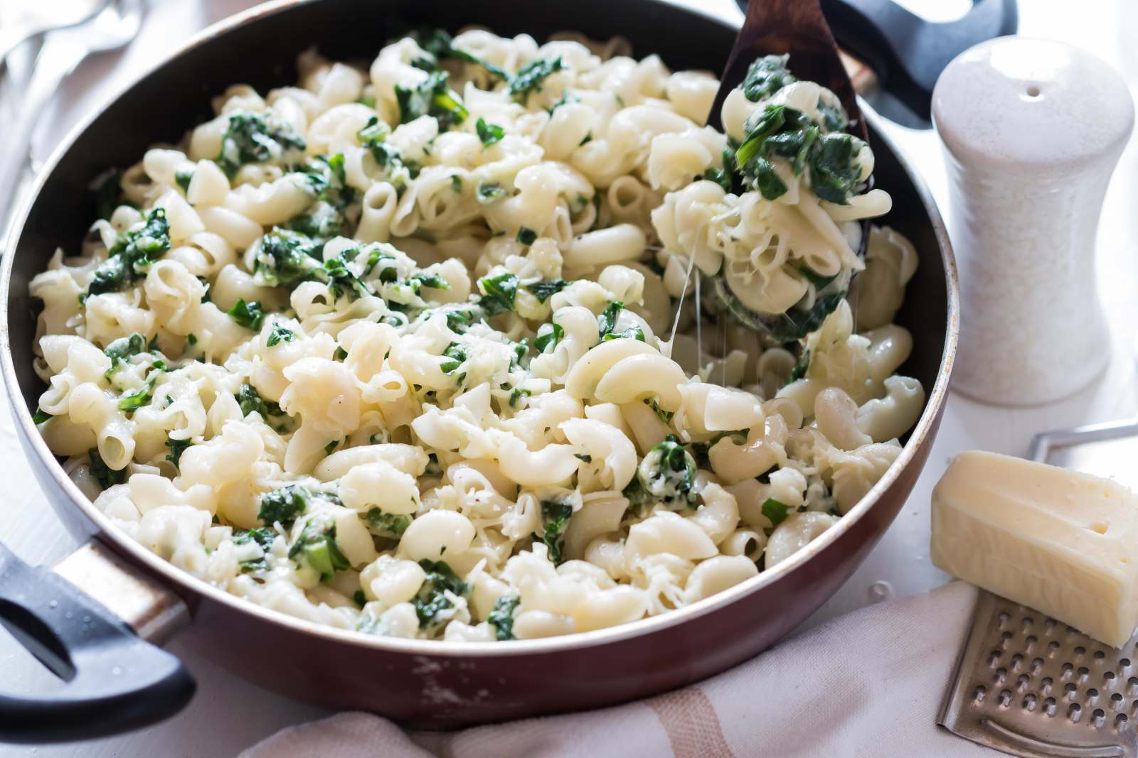 One Pot Spinach Macaroni Pasta Recipe