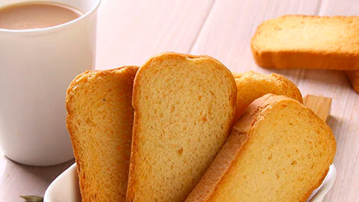 Love Enjoying Rusk With Your Chai? Have This Healthier Suji Rusk Without Any Guilt