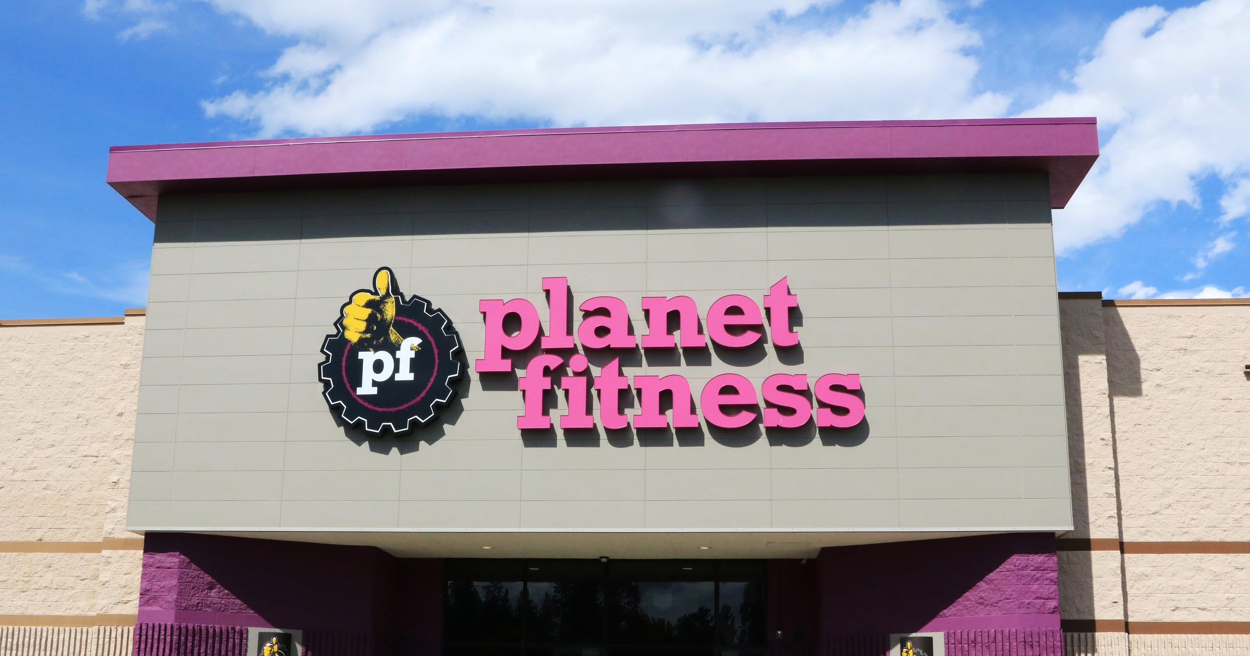 How Much Does a Planet Fitness Membership Cost? Here's What You Get For the Price