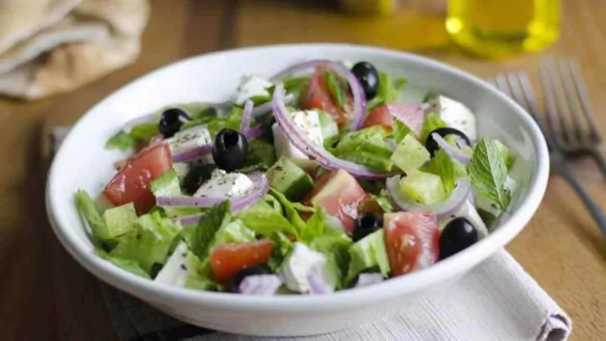 Weight Loss: 5 Ways Of Making Salad With Olives For Healthy Eating