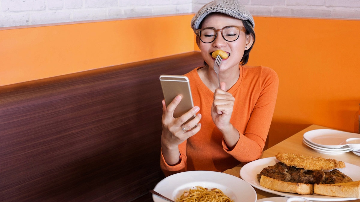 New AI System Can 'Watch What You Eat' To Calculate Your Calorie Consumption