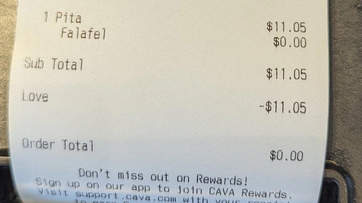 X User Shares Pic Of His Restaurant Bill, Reveals He Got Free Food Because Of "Love"