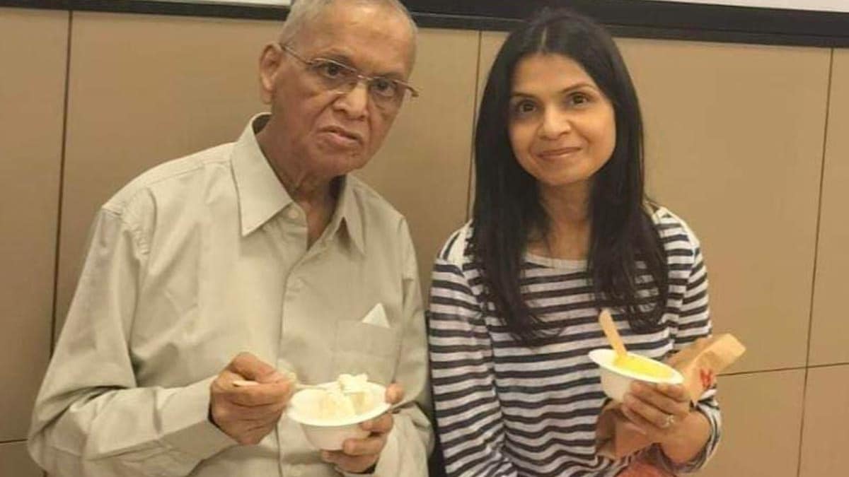 Britain's First Lady Akshata Murty Enjoys Ice Cream With Father Narayana Murthy In Bengaluru