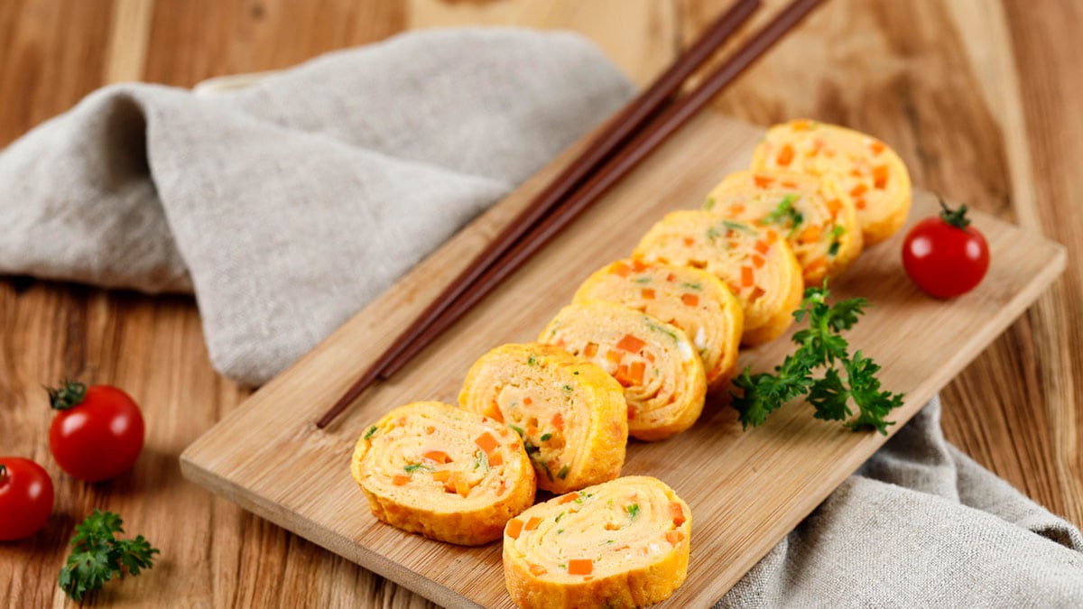 Love Eggs For Breakfast? You've To Try These Delicious Korean Omelette Rolls Today