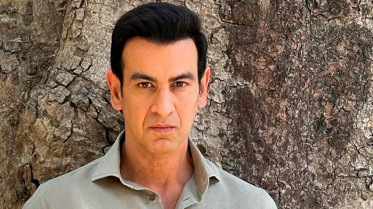 "I Almost Killed One Of Your Riders," Ronit Roy Complains To Swiggy. Here's What Happened