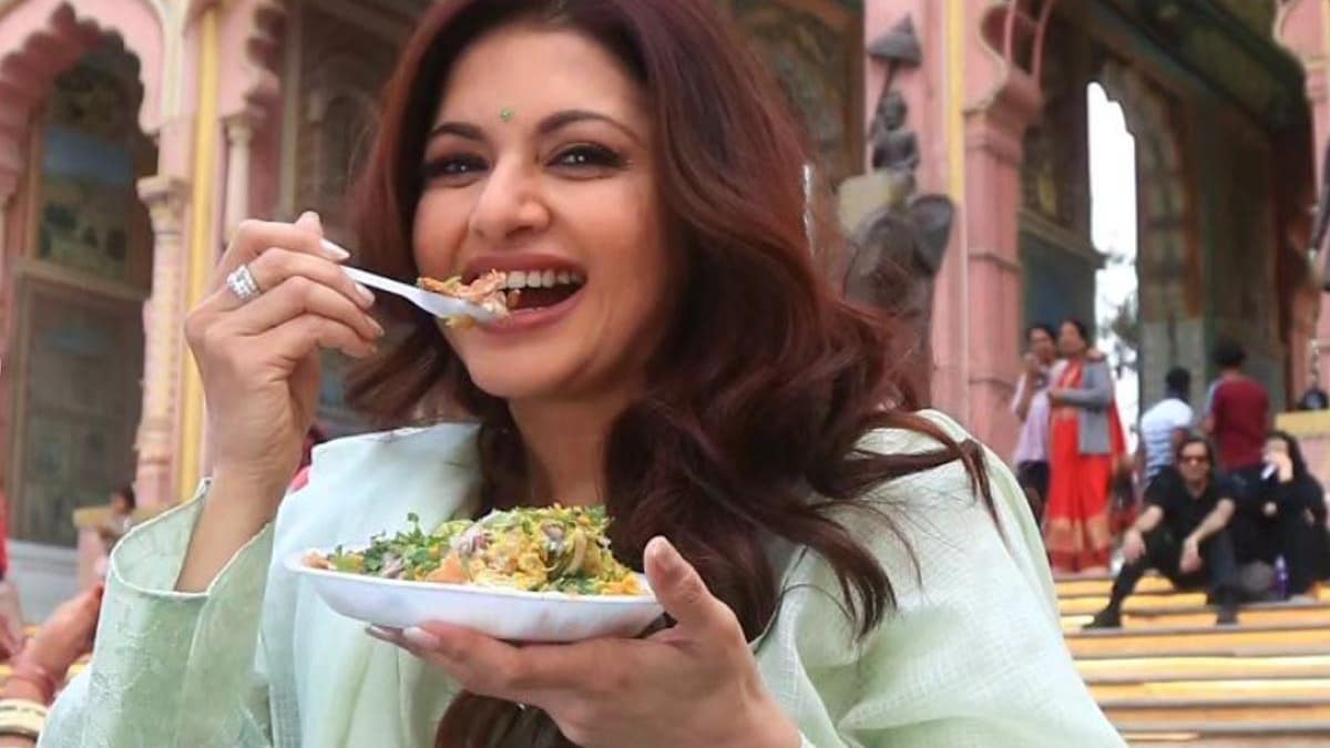 After Having "Good Simple Food At Home", Bhagyashree Enjoys Chaat In Jaipur