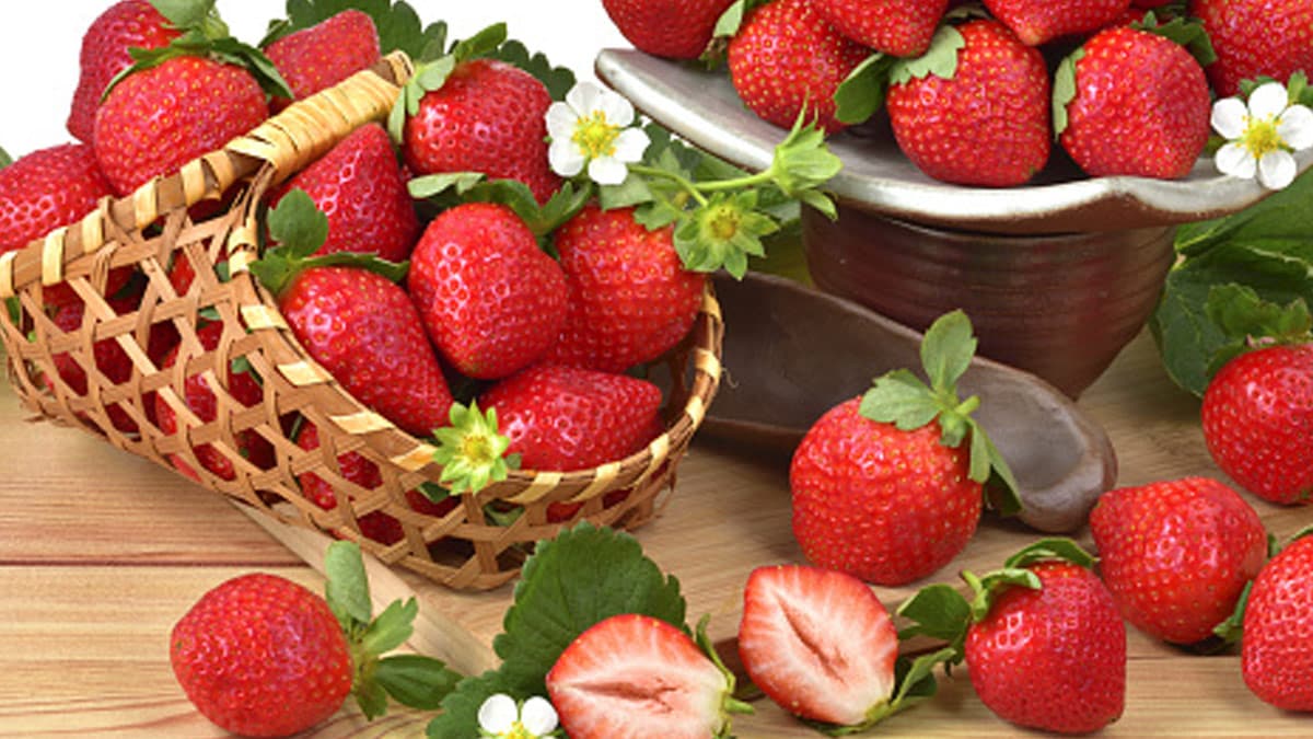 Food Trivia: Why Strawberries Are Considered Romantic?