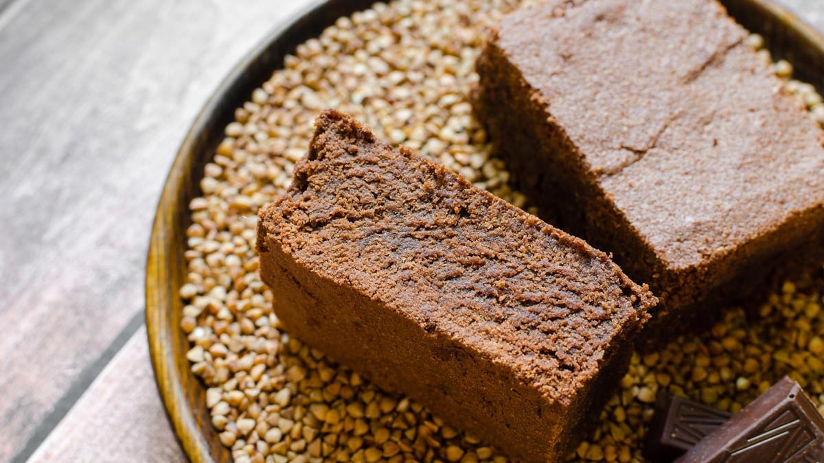 How To Make Chocolate Brownies From Fibre-Rich 'Kuttu Ka Atta' Instead Of 'Maida'