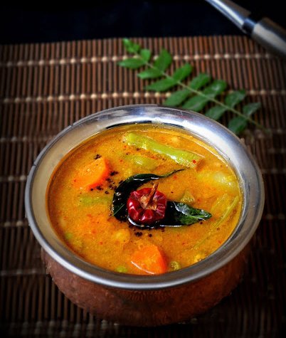 Karwar Style Khatkhate Recipe (Mixed Vegetable Curry With Toor Dal & Coconut)