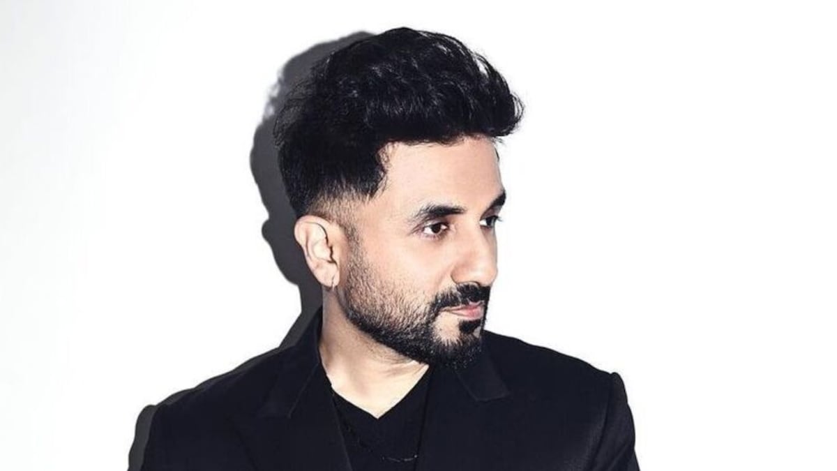 Comedian Vir Das Reveals His Favourite Utensil : A 4-In-1 Thaali