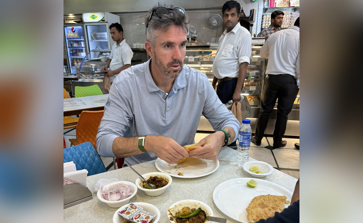 Cricketer Kevin Pietersen Enjoys "Favourite Delhi Delicacy". Asks Followers To Guess The Name