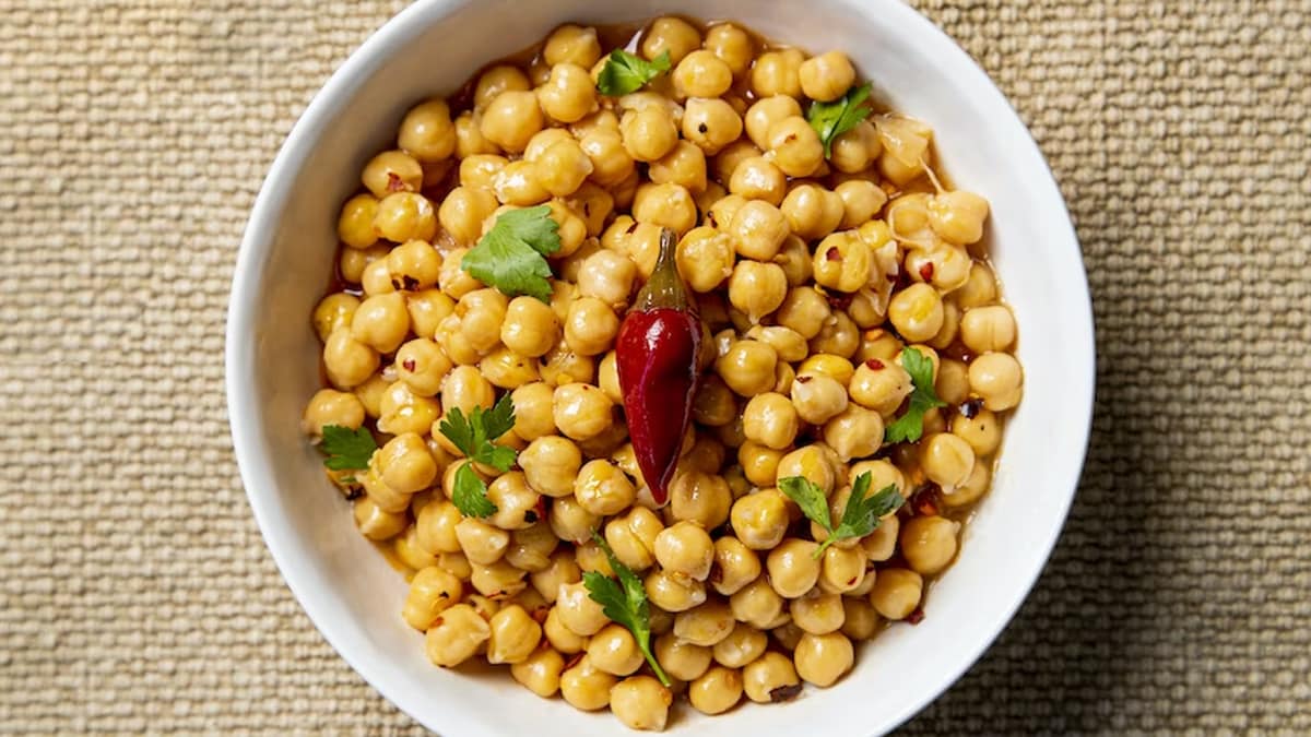 High-Protein Snacks: Pick Chana (Chickpeas) To Make These Satiating Tea-Time Snacks