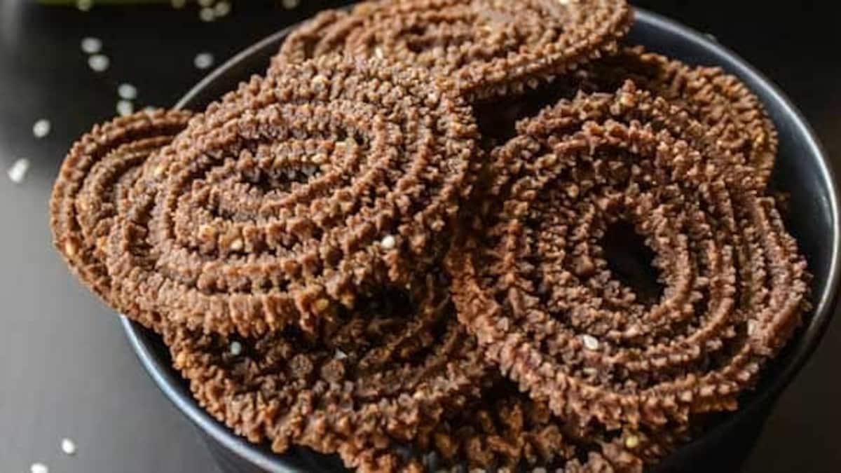 How To Make Butter Murukku For A Delicious Tea-Time Snack