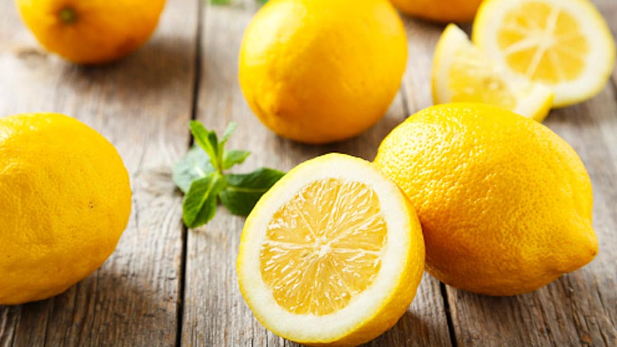 Life Depriving You Of Lemons? 5 Alternatives That Can Do Wonders To Your Dishes