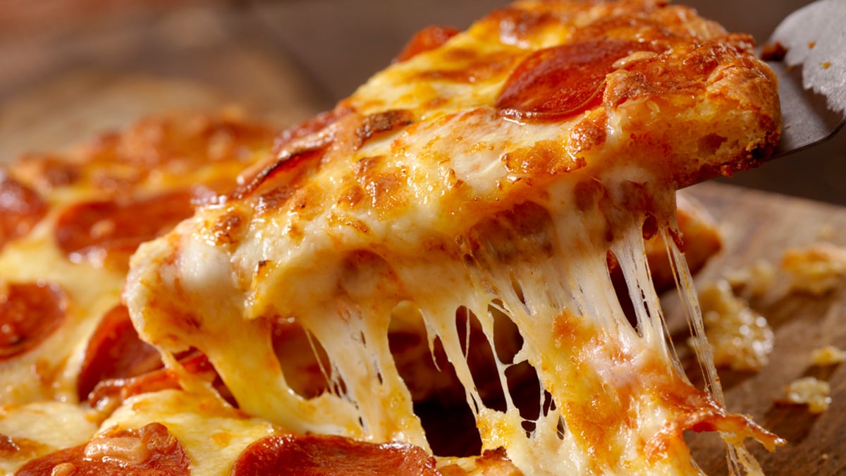 4 Easy Ways To Reheat Pizza To Its Pipping Hot Perfection