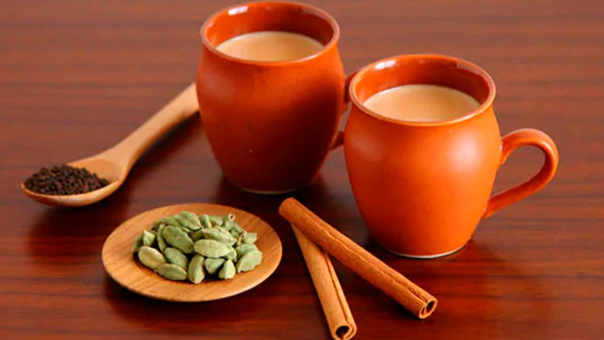 Cardamom (Elaichi) Tea For Diabetes: A Natural Home Remedy For Managing Blood Sugar 