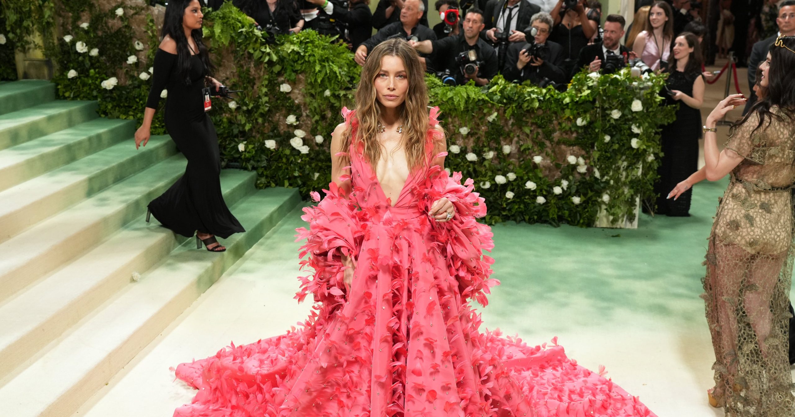 Jessica Biel Bathed in 20 Pounds of Epsom Salt Pre-Met Gala. Is That Even Safe?