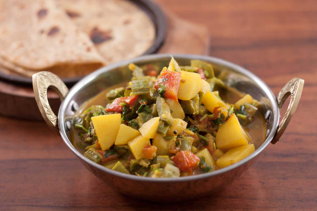 Turai Aloo Ki Sabzi Recipe - Ridge Gourd Potato Curry