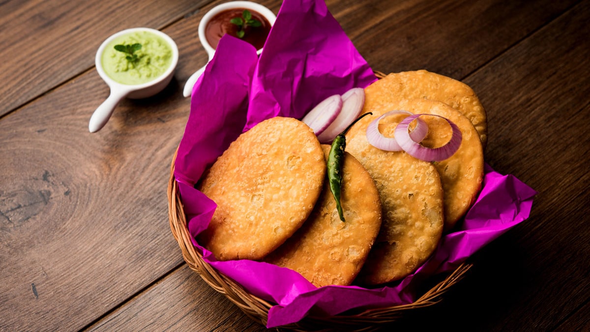 5 Tips To Make Perfect Pyaaz Kachori Every Time