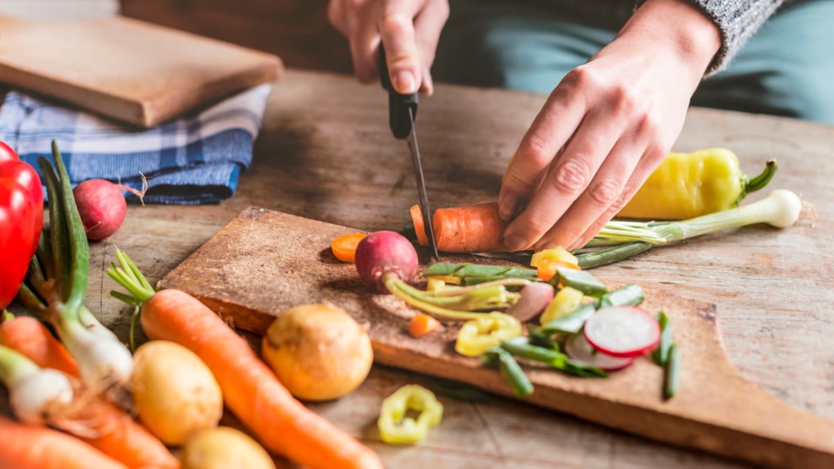 Pregnant Woman Prepares 30 Days Of Meals For Husband, Sparks Debate Online